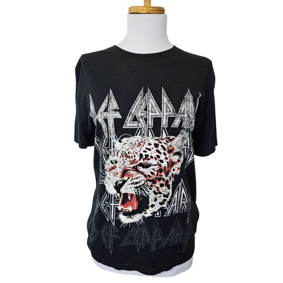 Def Leppard Womens Size S Rock Band Graphic Tee Logo Leopard Black Short Sleeve - Picture 2 of 9